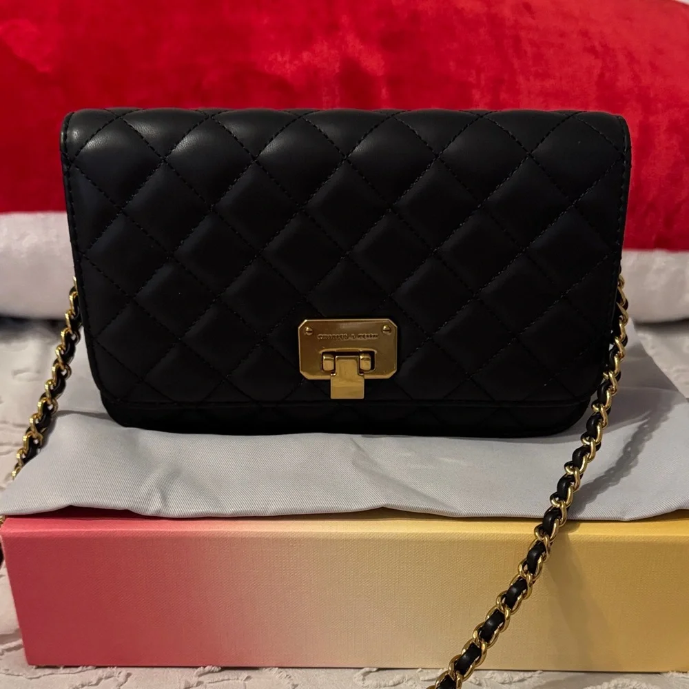 Charles & Keith Gradient Gift Box - Picture 1 of 13